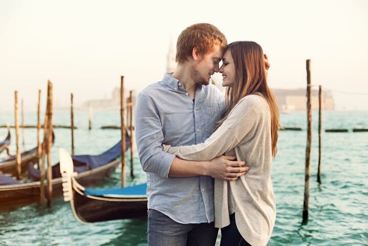 Venice Private Romantic Photoshoot: Capture Timeless Love on the Canals