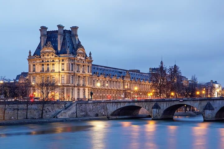 Paris Evening Seine Cruise: 1-Hour Illuminations on the Bateaux Parisiens photo 2