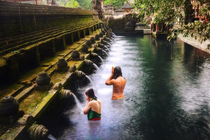 Ubud Highlights: Tukad Cepung Waterfall, Penglipuran & Tirta Empul Day Tour photo 2