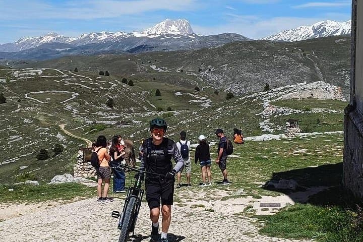 E-Bike to Rocca Calascio: Ride From Barisciano to Italy's Highest Castle photo 4