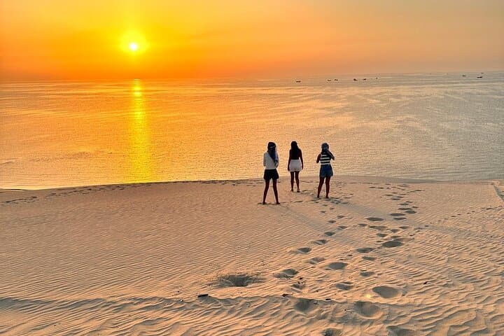 Sunrise Desert Safari in Doha: Camel Ride, Dune Bashing & Breakfast