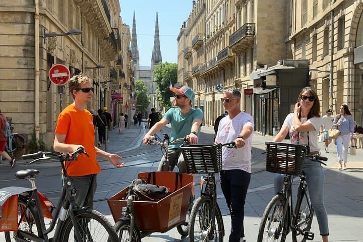 Bordeaux Highlights Bike Tour: 3-Hour Ride Along the Garonne & Historic Sights