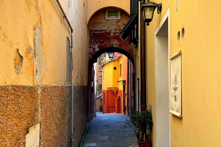 Discover Portofino in 40 Minutes: Guided Mini-Group Walking Tour photo 4