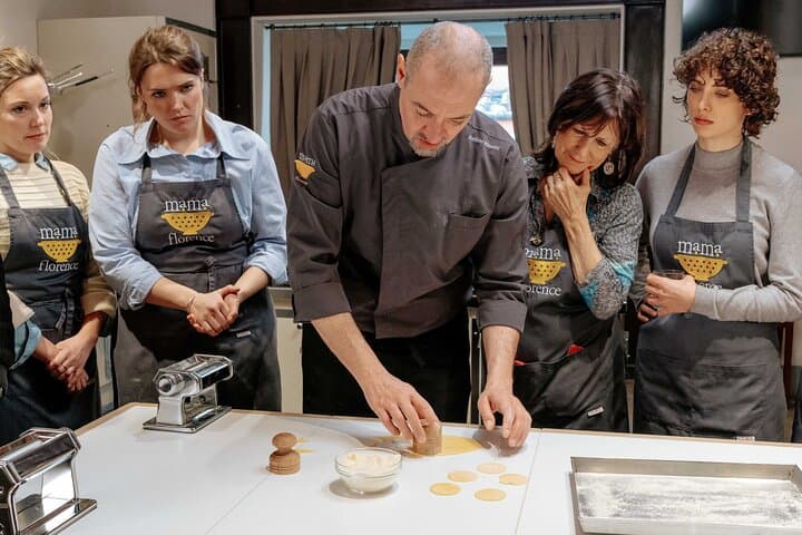 Florence Market Tour and Hands-On Pasta Class: Market-to-Table Cooking Experience