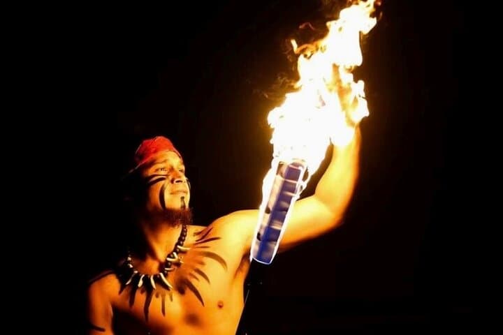 Polynesian Fire Luau Orlando: Dinner Show & Samoan Fire Dance Experience