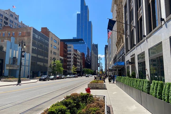Detroit Woodward Avenue Small-Group Walking Bar Tour — Historic Drinking Route & Riverfront Sights photo 3