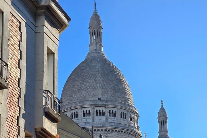 Montmartre's Artistic Soul: Charming Village Walking Tour (90 minutes) photo 2