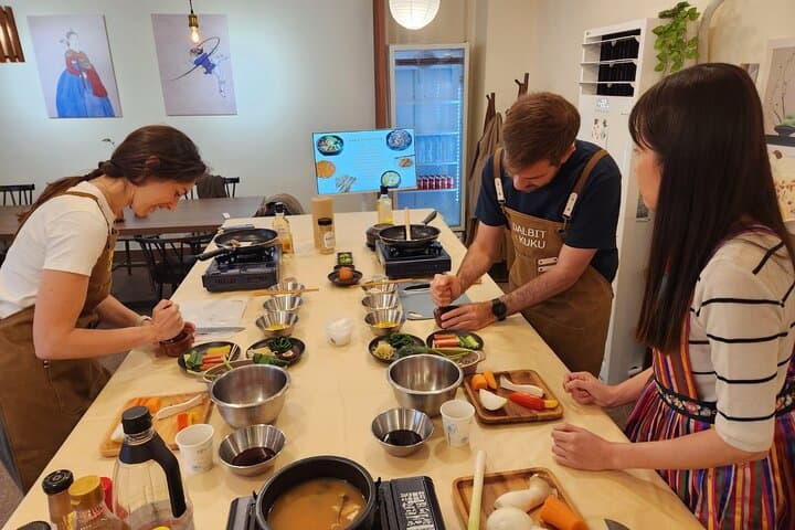 Hands-On Korean Home Cooking and Hidden Alley Walk in Euljiro photo 6