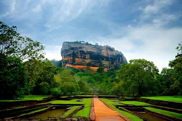 Sigiriya Lion Rock & Dambulla Cave Temple Day Tour: Climb, Caves & Cultural Highlights