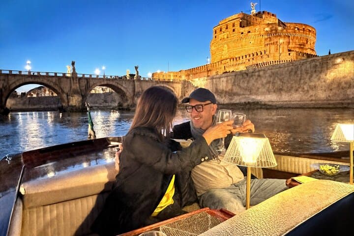 Candlelit Private Dinner Cruise on the Tiber: Romantic Rome by Night