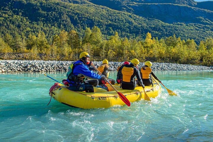 Family Grade 2 Rafting on the Lågen River in Sjoa — Gentle Rapids & Mountain Views