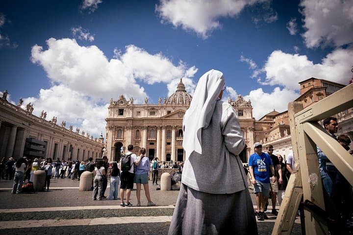 Papal Audience and Vatican Museums Tour: See the Pope, Sistine Chapel & Raphael Rooms photo 1