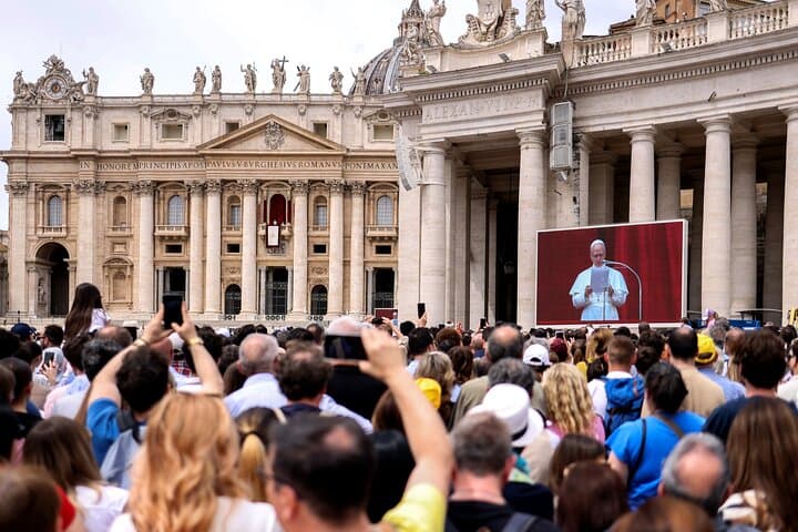 Papal Audience and Vatican Museums Tour: See the Pope, Sistine Chapel & Raphael Rooms photo 2