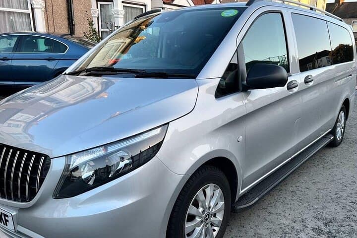 Private Transfer to Southampton Cruise Port from Heathrow & London Stations photo 3