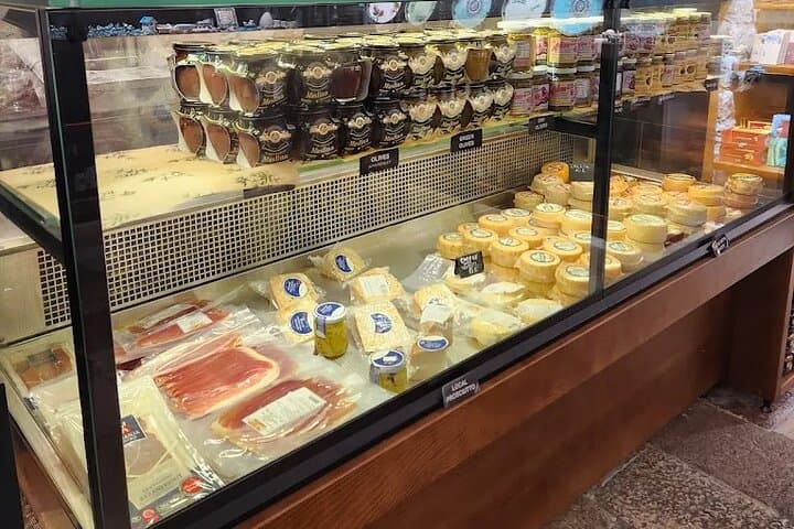 Kotor Old Town Tasting Tour: 9 Local Flavors & Artisan Souvenirs