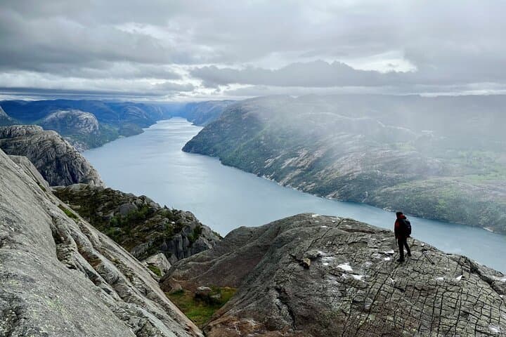 Hidden Nature Trail to Preikestolen — Quiet Hike Above Lysefjorden photo 3