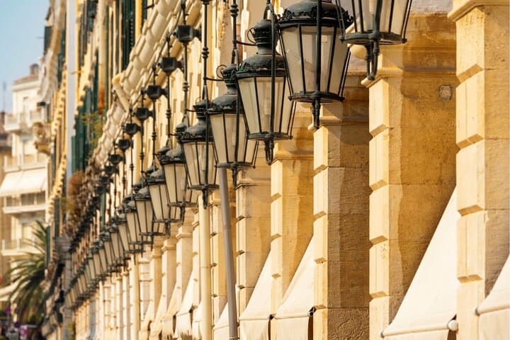 Corfu Scavenger Hunt: Self-Guided Walking Tour of Old Town Highlights