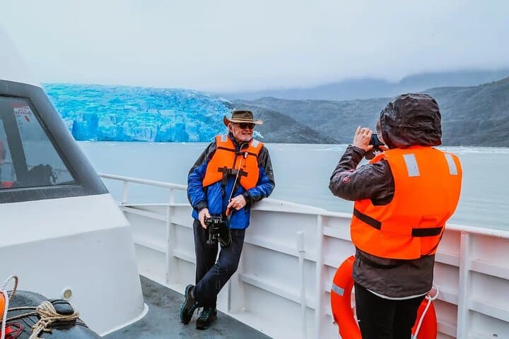 Sail to Grey Glacier: Boat Navigation & Iceberg Views in Torres del Paine photo 4