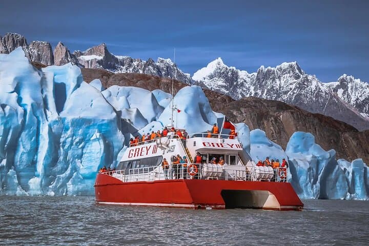 Sail to Grey Glacier: Boat Navigation & Iceberg Views in Torres del Paine photo 5