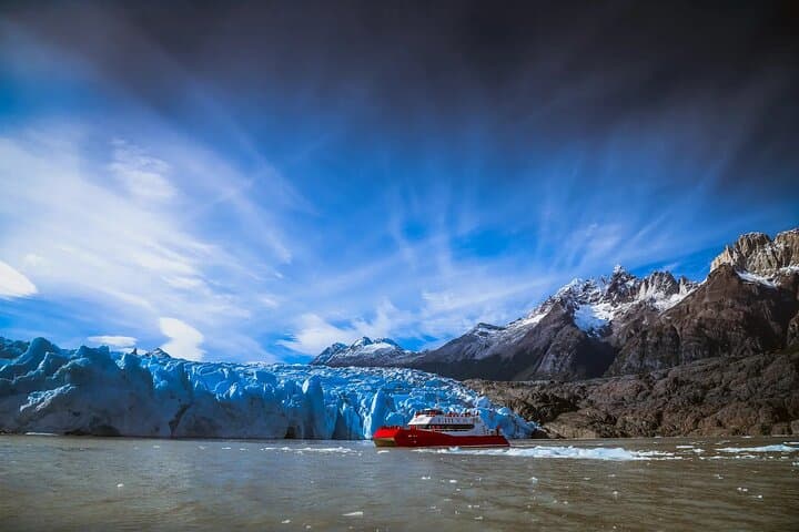 Sail to Grey Glacier: Boat Navigation & Iceberg Views in Torres del Paine photo 6