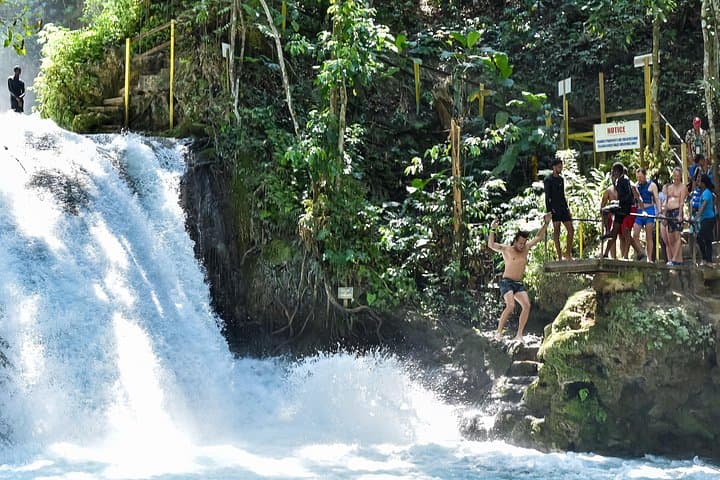 Dunn's River & Blue Hole Day Trip — Ocho Rios Waterfall Climb and Blue Hole Swim photo 4