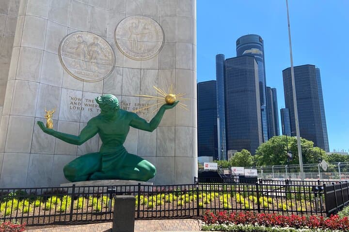 Detroit Woodward Avenue Small-Group Walking Bar Tour — Historic Drinking Route & Riverfront Sights photo 4