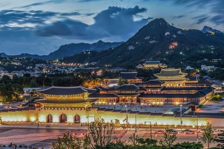 Seoul Royal Palace Tour: Explore Gyeongbokgung, Changdeokgung & Insadong photo 5