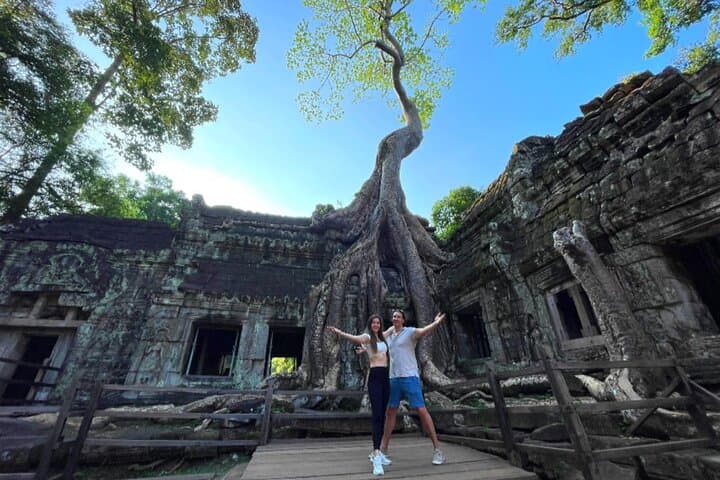 Cambodia 7-Day Private Tour: Angkor Temples, Tonle Sap & Sihanoukville Coastline photo 3