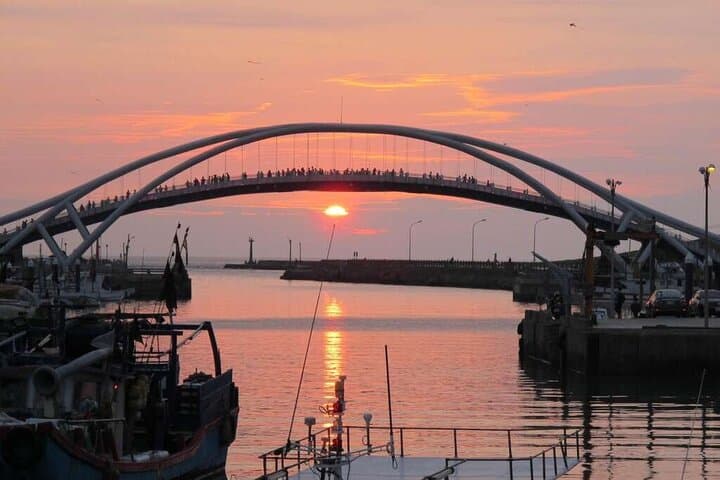 Yongan Fishing Port to Hakka Tea Museum: Taoyuan Coastal Culture Day Tour