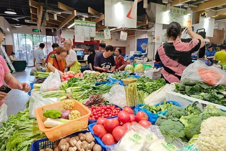 Shanghai Morning Immersion: Wet Markets, Tai Chi & Craft Workshops photo 6