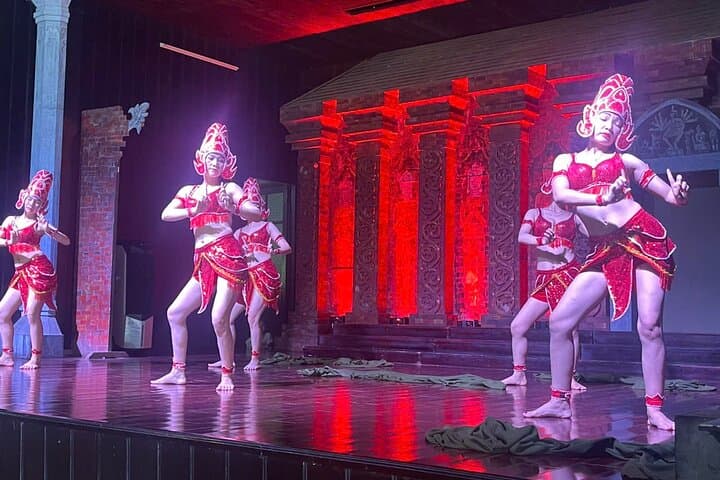 My Son Sanctuary & Thu Bon River Cruise: Hoi An Small-Group Day Tour photo 2