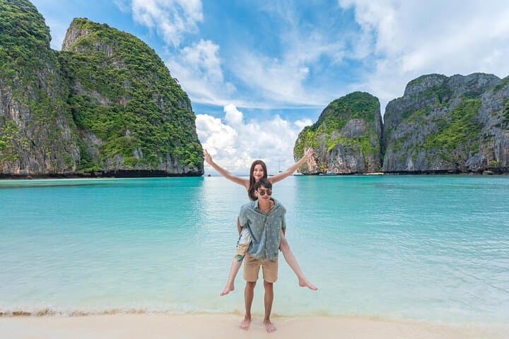Speedboat to Phi Phi: Bamboo Island, Maya Bay & Snorkel Adventure from Phuket