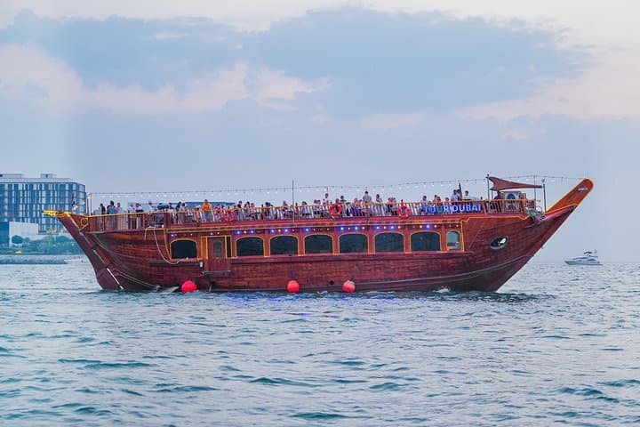 Dubai Creek Dhow Cruise — 1-Hour Sightseeing with Unlimited Fresh Pizza photo 6