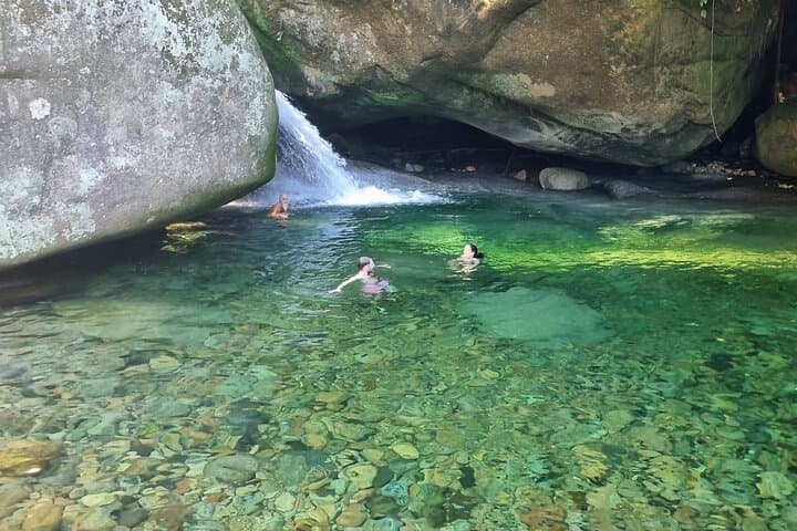 Serra dos Órgãos Day Hike: Poço Verde Waterfall & Trilha Cartão Postal photo 5