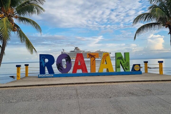 Roatán Blue Channel Snorkeling & West Bay Beach Break — Cruise-Friendly Reef Adventure photo 2