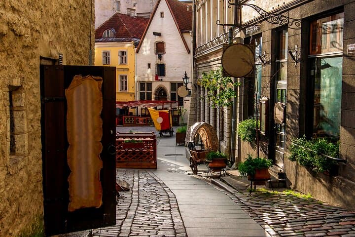 Tallinn Old Town Walking Tour: Guided Historical Tour (2–2.5 hrs) photo 2