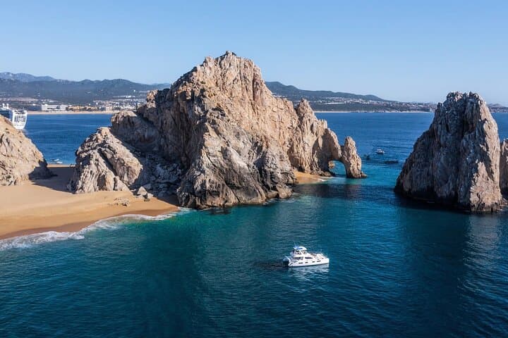 Two-Bay Cabo Catamaran Snorkel: Sailing, Paddleboarding & Marine Wildlife