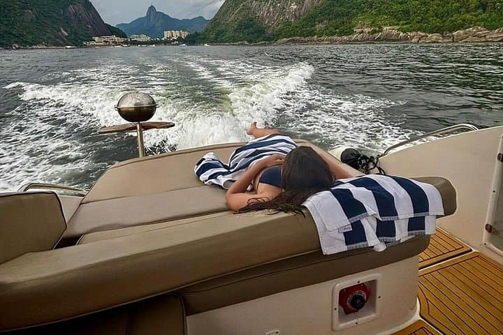 Private Boat Tour in Rio de Janeiro: Marina da Glória to Sugarloaf & Red Beach photo 2