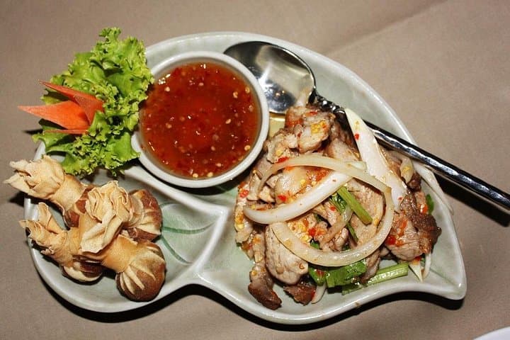 Manohra Royal Thai Dinner Cruise: Antique Rice Barge Dinner on the Chao Phraya photo 4