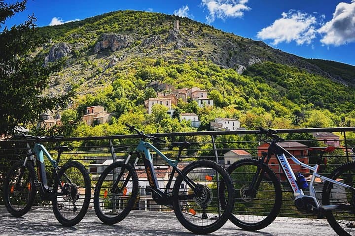 E‑bike Tour through Sirente: Medieval Towers and Valley Villages photo 2