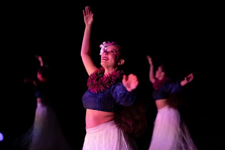 Feast and Fire Luau at Outrigger Kona Resort — Oceanfront Hawaiian Dinner & Show photo 5