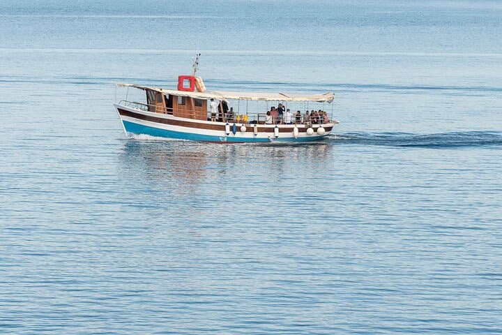 Blue Lagoon 3-Islands Boat Tour from Trogir with Lunch & Drinks