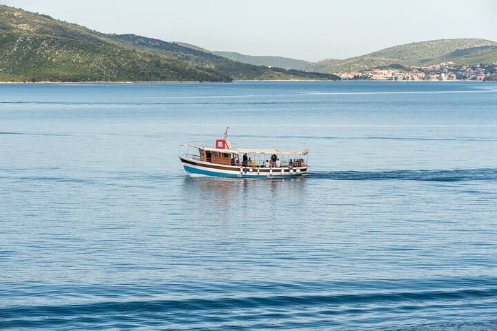 Blue Lagoon 3-Islands Boat Tour from Trogir with Lunch & Drinks photo 3