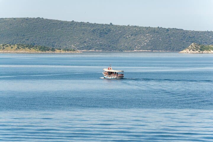 Blue Lagoon 3-Islands Boat Tour from Trogir with Lunch & Drinks photo 6