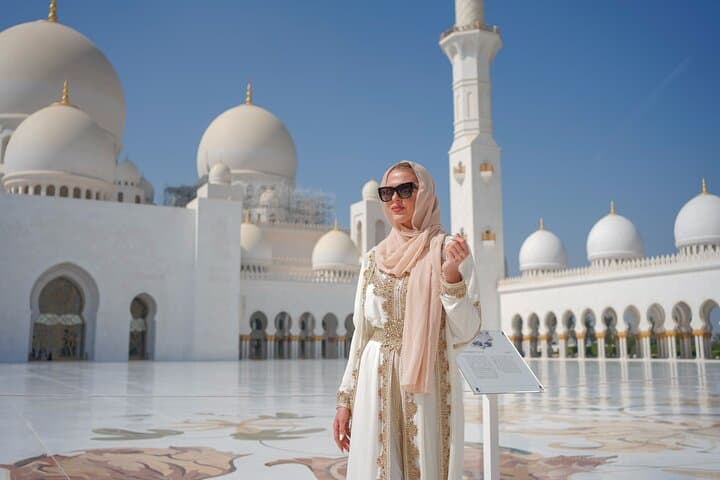 Two-Day Abu Dhabi Tour from Dubai: Sheikh Zayed, Louvre & Mangroves