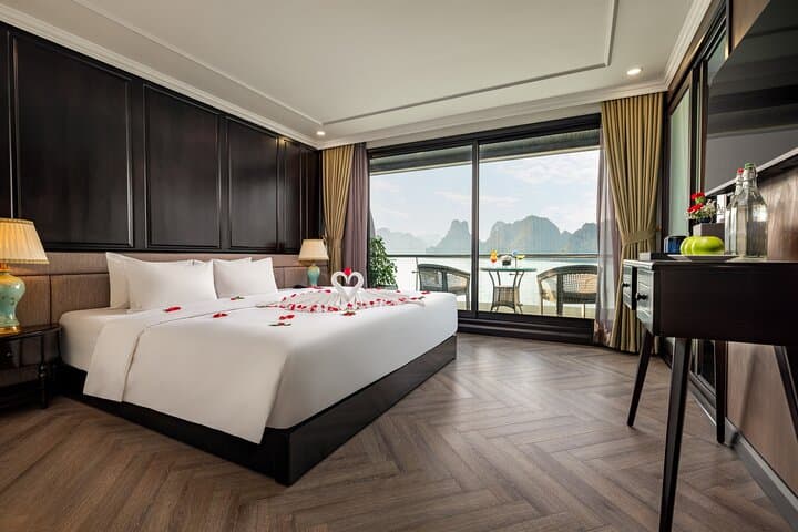 Luxury 2-Day Lan Ha & Ha Long Bay Cruise from Ninh Binh