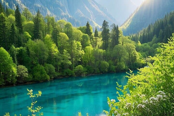 Jiuzhaigou Private Day Tour from Chengdu by High-Speed Train — One-Day Guide photo 4