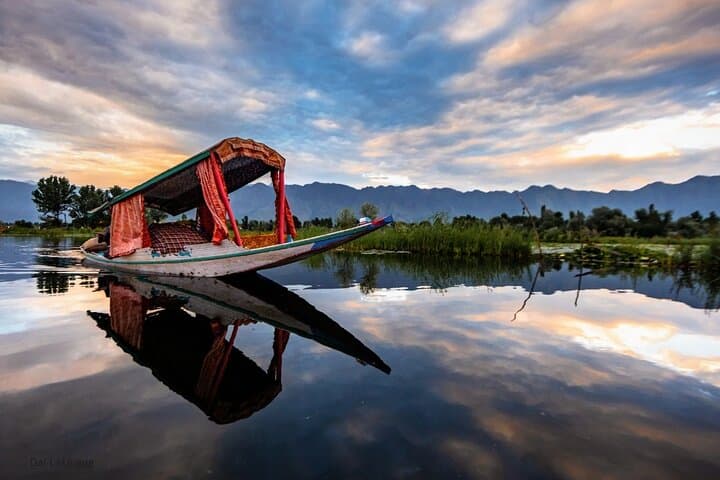 4-Day Kashmir Getaway from Srinagar: Gulmarg, Pahalgam & Houseboat Experience
