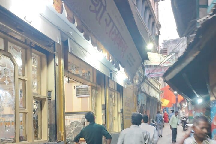 Varanasi Walking Tour: Dawn Ghats, Ganga Aarti & Hidden Alleys photo 4