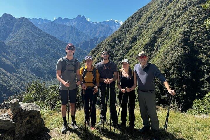 Short Inca Trail to Machu Picchu: 2-Day Trek with Vistadome Return